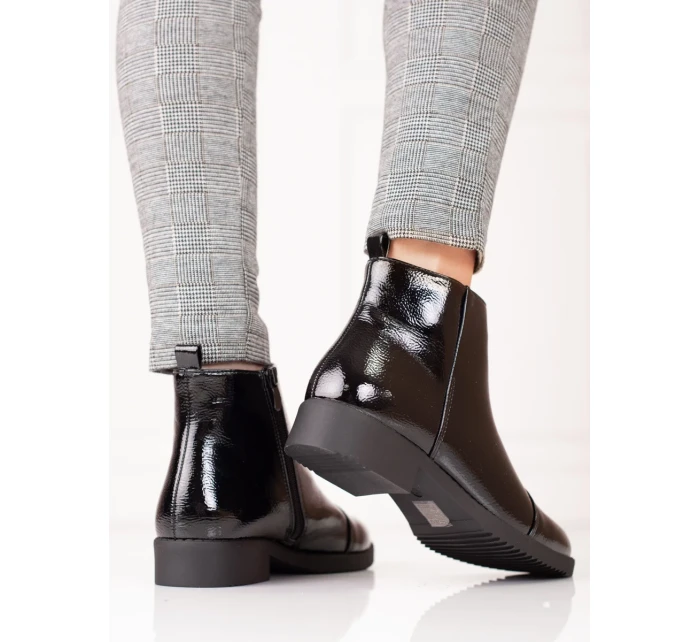 Designové dámské kotníčkové boty černé na plochém podpatku Designové dámské kotníčkové boty černé na plochém podpatku