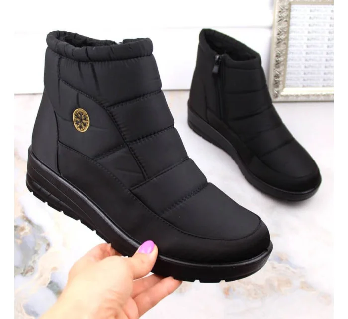 Novinky W EVE437A černé sněhule na podpatku