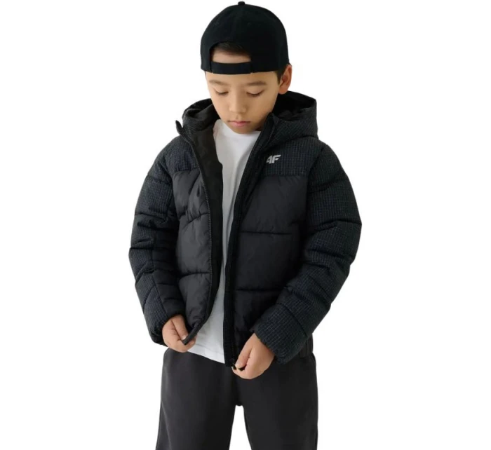 Chlapecká péřová bunda 4F M621 tmavě černá 4FJWAW25TDJAM621 20S Chlapecká péřová bunda 4F M621 tmavě černá 4FJWAW25TDJAM621 20S