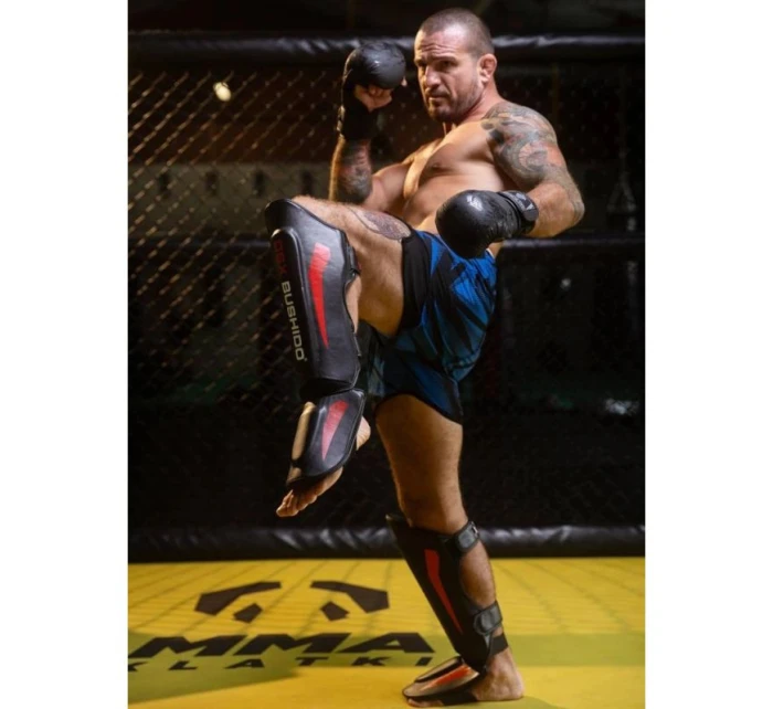 Chrániče holenních kostí M - Phantom Red Chrániče holenních kostí M - Phantom Red