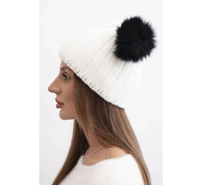 Dámská zimní čepice z vlny s pomponem K433 bílá Dámská zimní čepice z vlny s pomponem K433 bílá