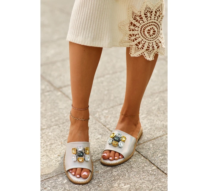 Dámské Sandály S Ozdobami model 21665122 Béžové - S.Barski Dámské Sandály S Ozdobami model 21665122 Béžové - S.Barski