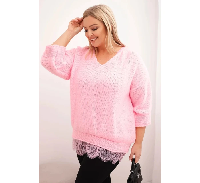 Dámská souprava svetr s výstřihem do V a viskózová halenka s krajkovým spodním lemem cukrová růžová Dámská souprava svetr s výstřihem do V a viskózová halenka s krajkovým spodním lemem cukrová růžová