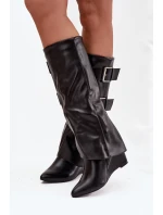 Dámské kozačky na platformě s lemem a přezkami Černé model 21747887 - Boto Dámské kozačky na platformě s lemem a přezkami Černé model 21747887 - Boto