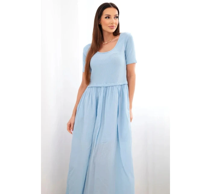 Dámské bavlněné midi šaty s krátkým rukávem a rozšířeným spodkem modrá