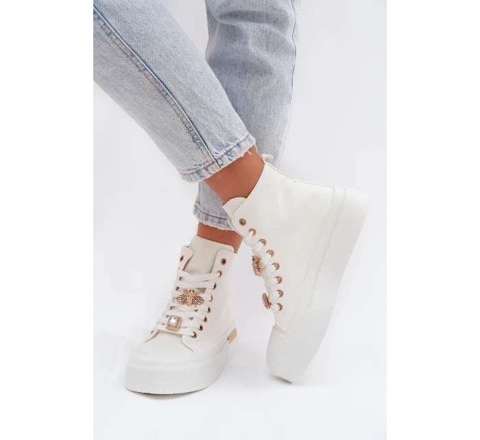 Dámské plátěné tenisky na platformě s ozdobnými připínkami – bílé Gracella Dámské plátěné tenisky na platformě s ozdobnými připínkami – bílé Gracella