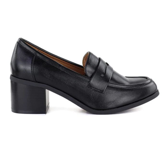 Černá dámská obuv na podpatku model 22015036 - M. Daszyński Černá dámská obuv na podpatku model 22015036 - M. Daszyński