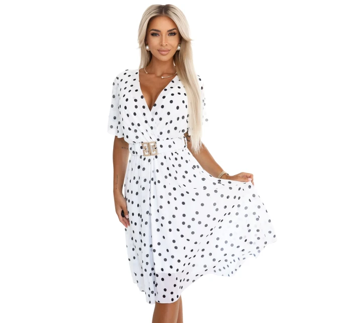 Smyslné černé šaty s obálkovým výstřihem a ozdobným páskem bílé model 21293246 - numoco basic