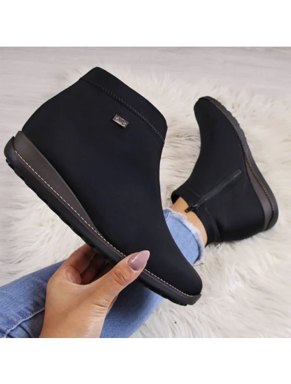 Černé zateplené dámské boty Rieker W 98251-00 dámské