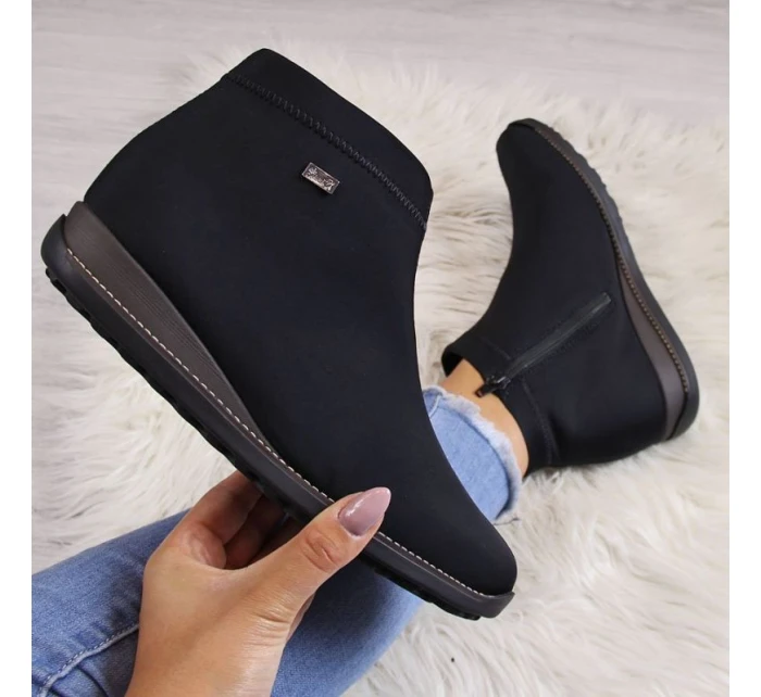 Černé zateplené dámské boty Rieker W 98251-00 dámské