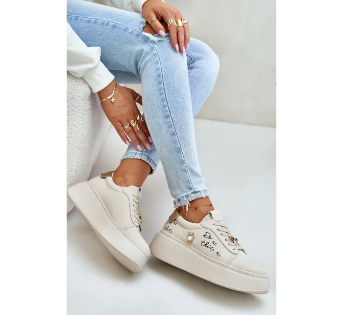 Dámské Kožené Sneakersy Na Platformě S A Béžové model 21675580 - VINCEZA Dámské Kožené Sneakersy Na Platformě S A Béžové model 21675580 - VINCEZA