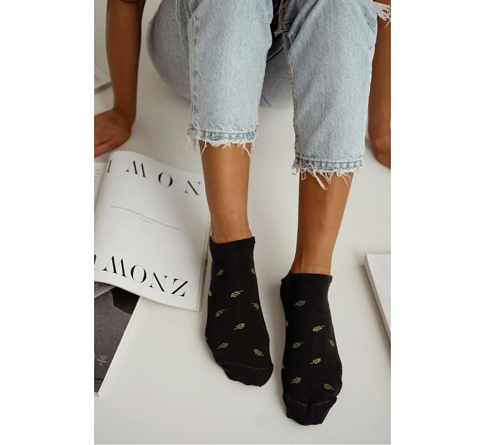 Dámské nízké ponožky model 22044975 Černé - Milena