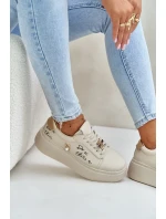 Kožené Dámské Tenisky Na Platformě S Odznaky A Nápisem Vinceza Béžové Kožené Dámské Tenisky Na Platformě S Odznaky A Nápisem Vinceza Béžové