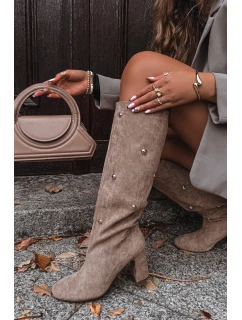 Dámské zateplené kozačky na podpatku s ozdobnými detaily Lucinda – béžové 