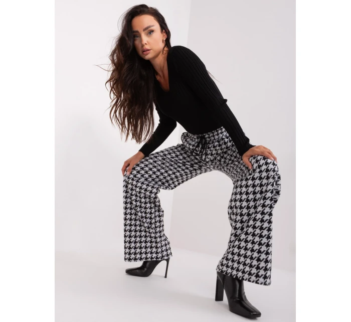 Spodnie LK SP model 19069317 czarno biały - FPrice