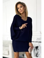 Tmavě modré dámské netopýří šaty s brokátem a s výstřihem 402-1