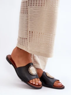 model 21665471 Kožené Žabky Na Ploché Podrážce S Ozdobou Černé - Zazoo