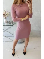 Klasické tmavě růžové šaty