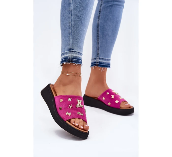 Dámské Zamszové Pantofle S Fuchsie model 21697716 - VINCEZA