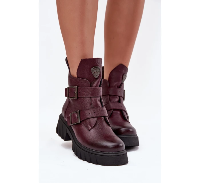 Kožené zateplené dámské boty s přezkami a ozdobným detailem model 21707581 bordó - Zazoo
