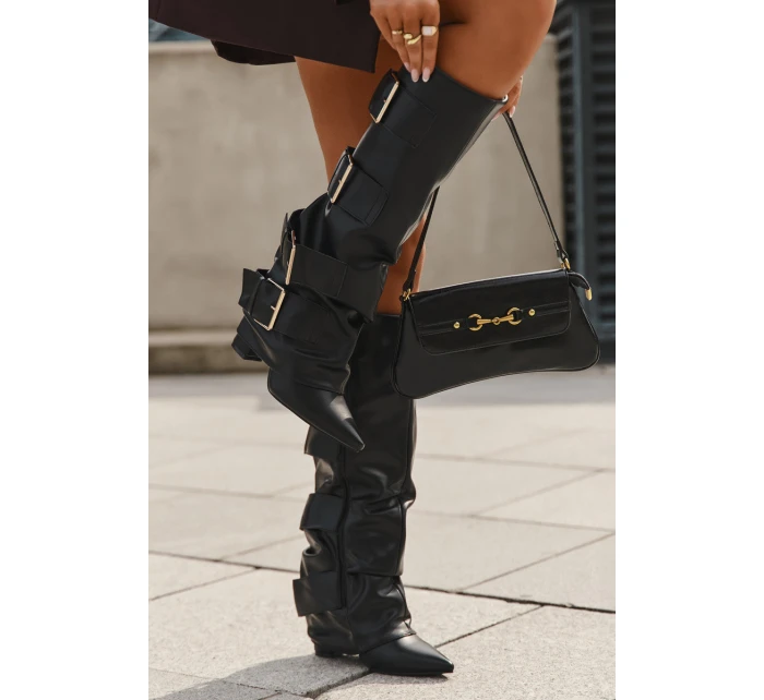 Dámské kozačky na podpatku s lemem a zlatými Černé model 21708830 - Boto Dámské kozačky na podpatku s lemem a zlatými Černé model 21708830 - Boto