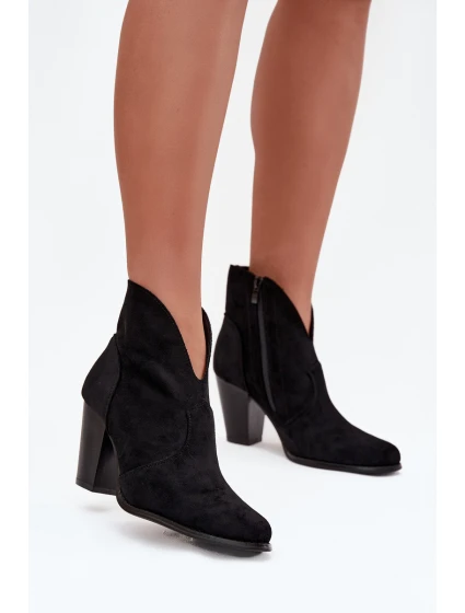 Dámské kotníčkové boty na podpatku z eko semiše černé model 21711578 - Boto