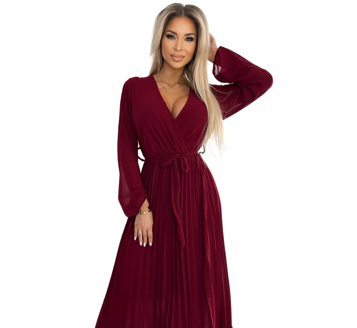 Dámské plisované šifonové šaty ve vínové barvě s výstřihem, dlouhými rukávy a páskem pro zavazování model 21310318 - numoco basic