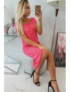 Asymetrické fuchsiové šaty