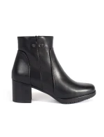 Pěkné černé  kotníčkové boty dámské na širokém podpatku