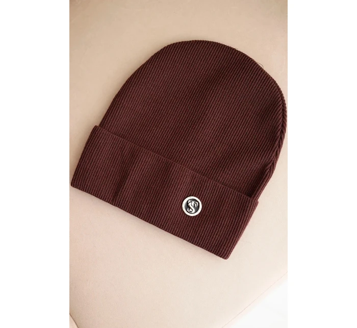 Dámská čepice z modalu a viskózy s ozdobným knoflíkem hnědá Dámská čepice z modalu a viskózy s ozdobným knoflíkem hnědá