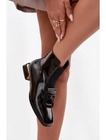 Kožené lakované dámské kotníkové boty na nízkém podpatku s ozdobou model 21715514 Černé - D&A