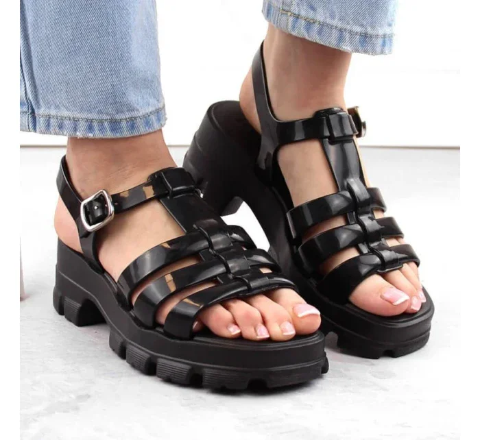 Gumové sandály s W model 20183821 - Zaxy