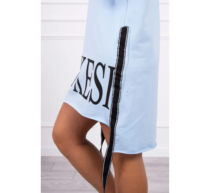 Šaty s kapucí a potiskem modré Šaty s kapucí a potiskem modré