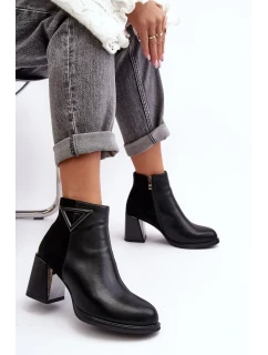 Lakované Kotníkové Boty Na Podpatku Zateplené Černé