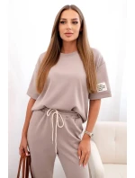 Dámský viskózový komplet s krátkým rukávem a nohavicemi tmavě béžová Dámský viskózový komplet s krátkým rukávem a nohavicemi tmavě béžová