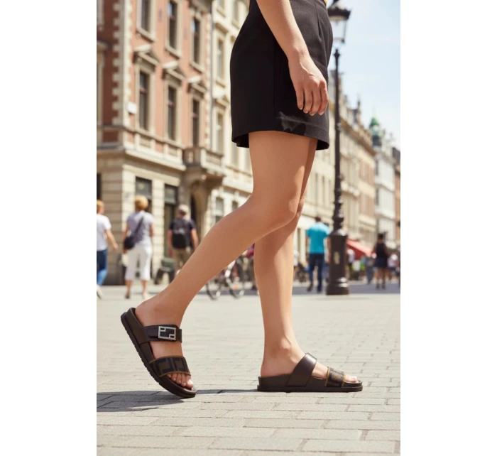 Dámské pantofle s zlatým sponou hnědé model 21898353 - Boto Dámské pantofle s zlatým sponou hnědé model 21898353 - Boto