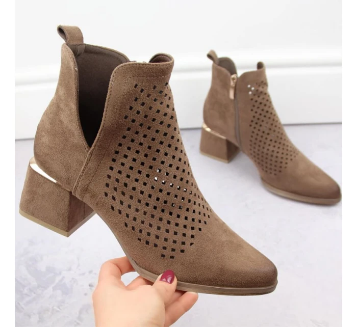 Semišové boty na podpatku W model 21996771 hnědé - Potocki Semišové boty na podpatku W model 21996771 hnědé - Potocki