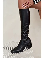 Černé kozačky na klínu s horní částí model 22348655 - Boto Černé kozačky na klínu s horní částí model 22348655 - Boto