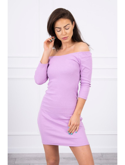 Pruhované vypasované šaty ve fialové barvě
