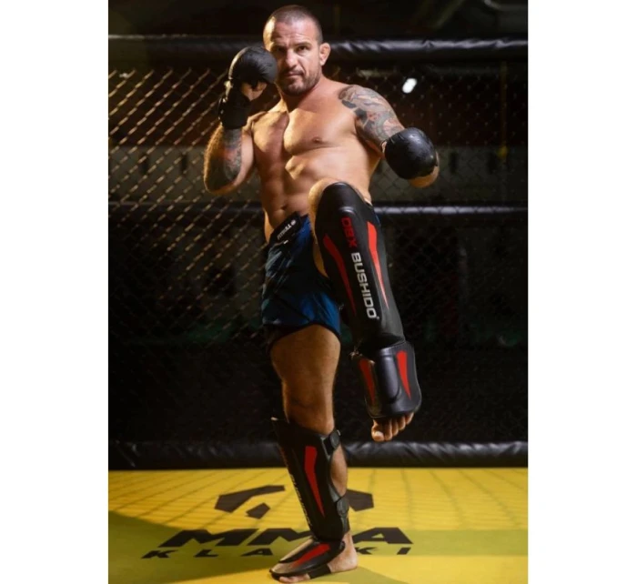 Chrániče holenních kostí M - Phantom Red Chrániče holenních kostí M - Phantom Red