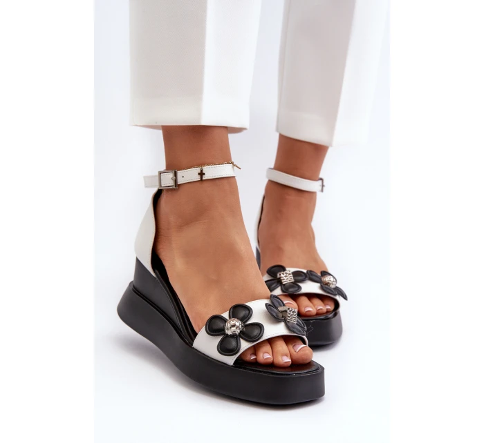 Dámské sandály na platformě a podpatky s květinami Bílé model 21658465 - Boto