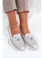 Dámské Kožené Polobotky S Ažurovým Designem Z Přírodní Kůže D&A LR51-631 Stříbrné