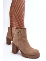 Dámské semišové kotníkové boty na vysokém podpatku se zdobením, béžová silná Dámské semišové kotníkové boty na vysokém podpatku se zdobením, béžová silná