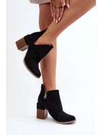 Dámské černé kozačky s výšivkou na podpatku model 21647675 - Boto Dámské černé kozačky s výšivkou na podpatku model 21647675 - Boto