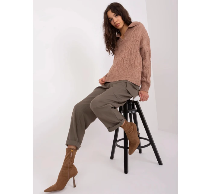 Hnědý dámský svetr s límečkem (2349)