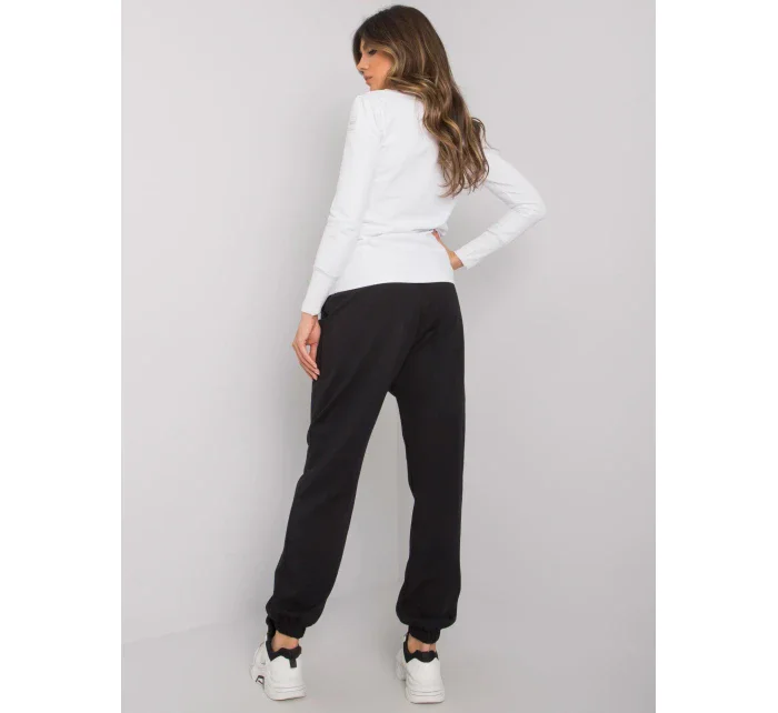 Souprava RV KMPL 7338.07X bílá a černá Souprava RV KMPL 7338.07X bílá a černá