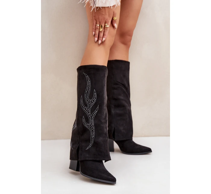 Zdobené kozačky s ohrnutým svrškem na podpatku černé model 21681562 - Boto