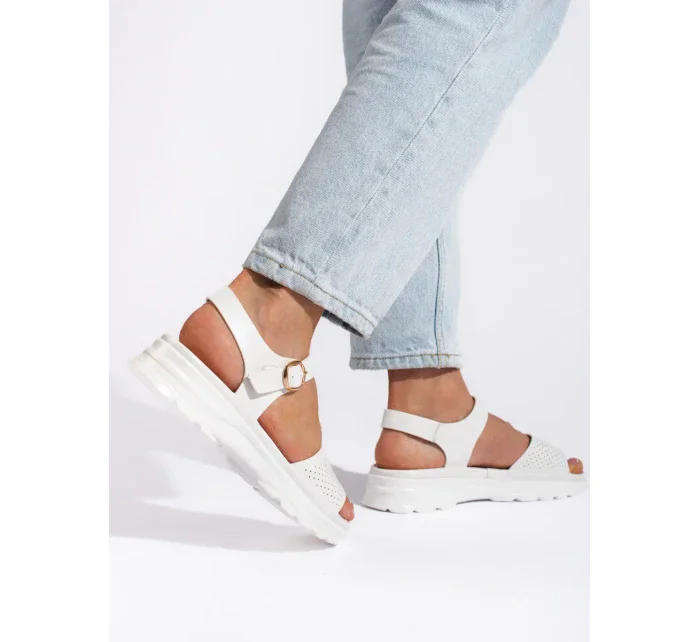Praktické bílé  sandály dámské platforma