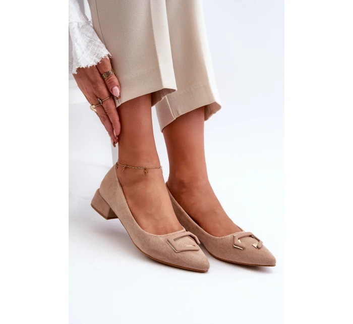 Lodičky S Nízkým Podpatkem S Ozdobou Z Eko Semiš S.Barski KV27-034 Bežové