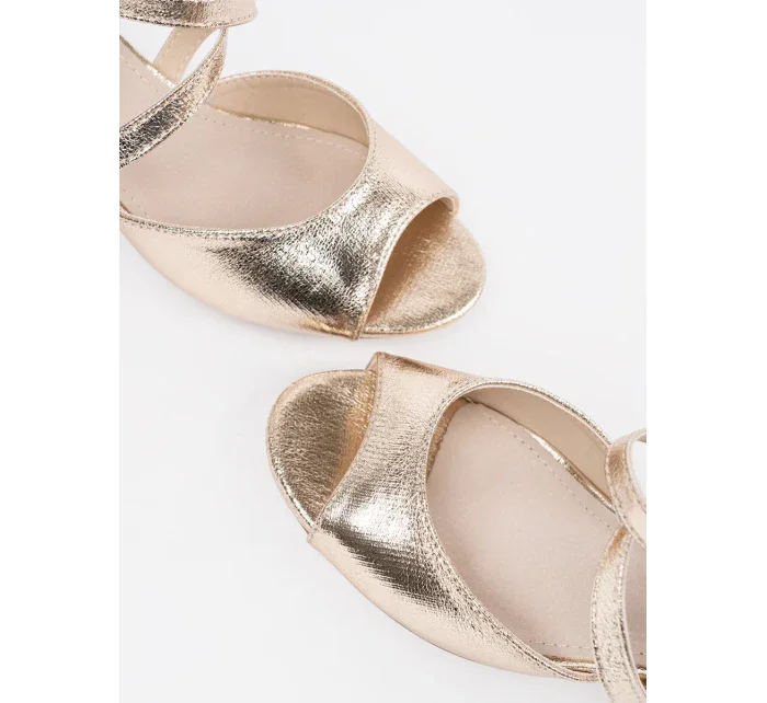 Moderní  sandály dámské zlaté na širokém podpatku